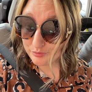 Meet your Posher, Sara